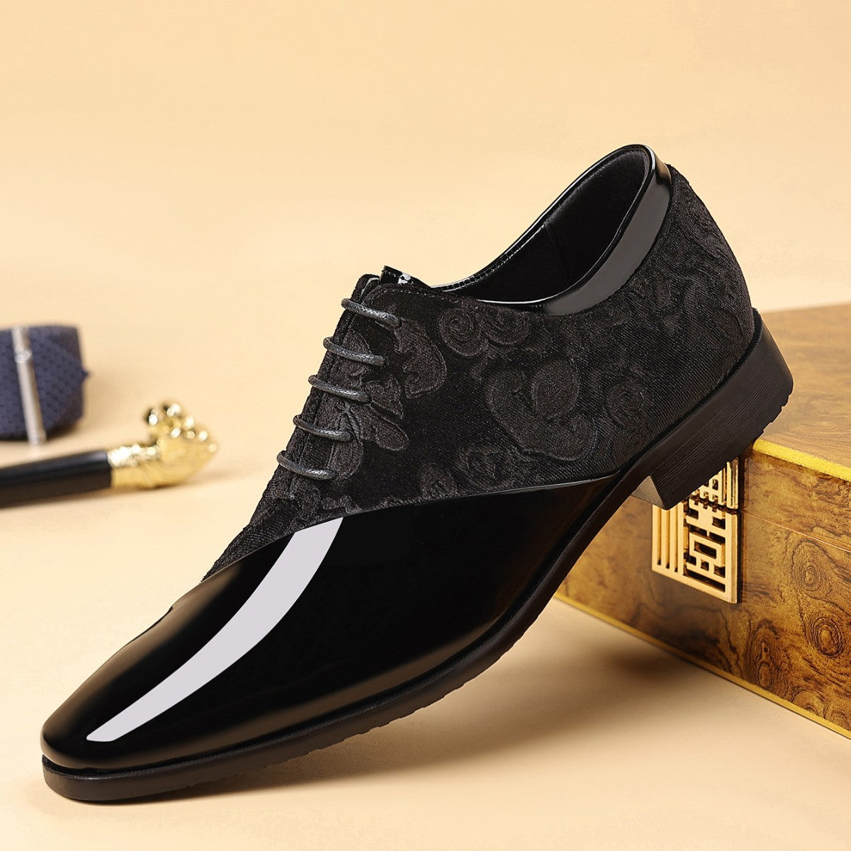 Shiny Men's Business Pointed-toe Leather Shoes