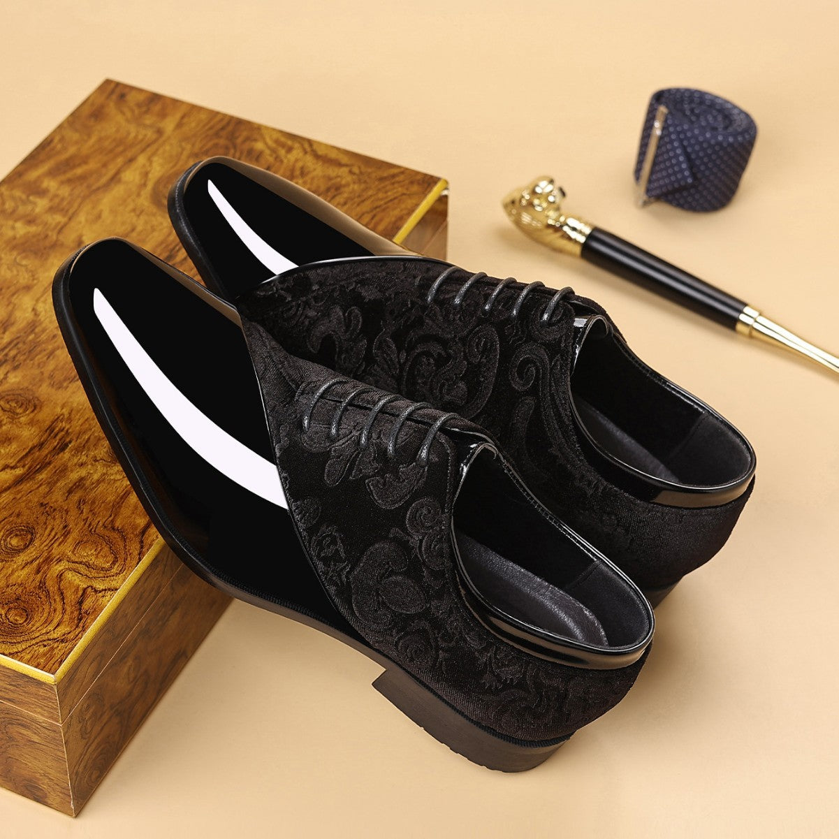 Shiny Men's Business Pointed-toe Leather Shoes